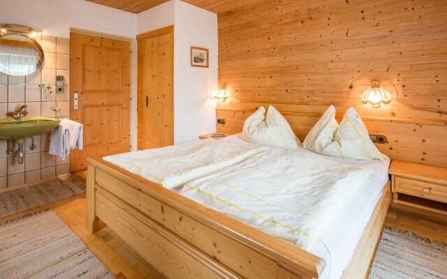 Spacious Apartment in Fügen near Ski Area