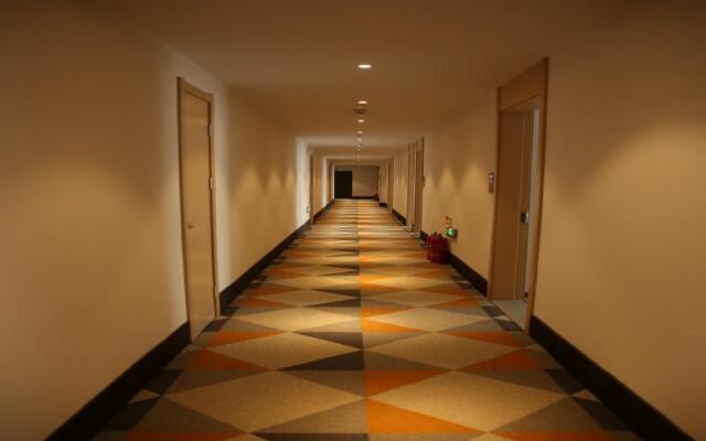 Shell Nanjing Jiangning District University City Hotel