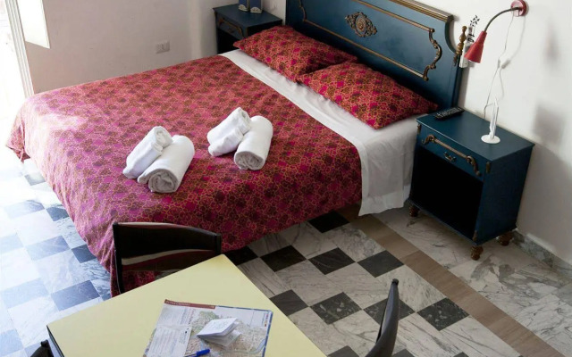 Martini Bed