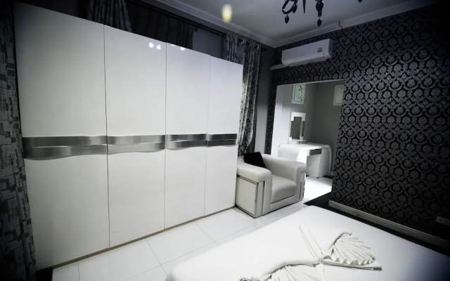Golden Star Pattaya