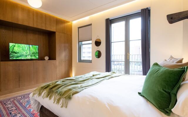 Five Bedroom Near Camden Arts Centre by Bevilla