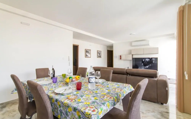 Palm Modern Apart 200mt From Sea Qawra