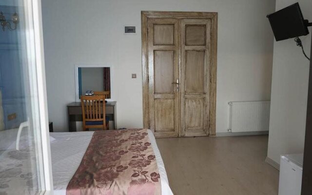 Pyrgos Hotel