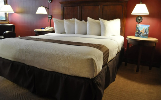 Holiday Inn Kansas City Se - Waterpark