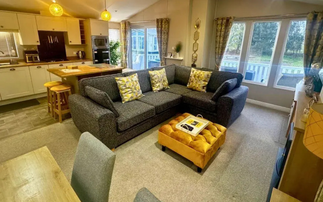 Meadows 33 Hot tub - Southview Holiday Park