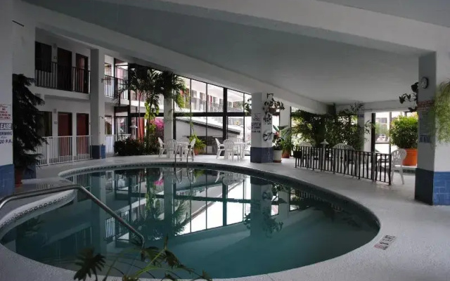 Palmetto Beachfront Hotel