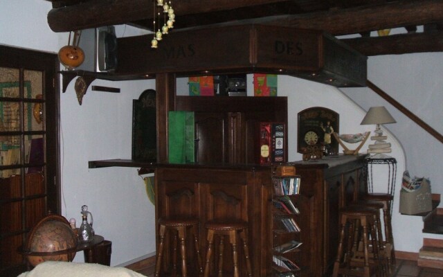 Stunning home in Chateaurenard w/ Outdoor swimming pool, WiFi and Outdoor swimming pool