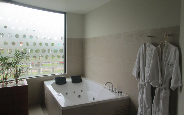 Palmetto Hotel Business La Perla
