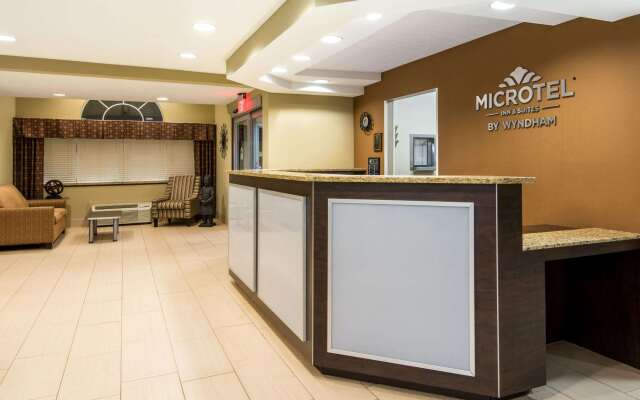 Microtel Inn & Suites by Wyndham North Canton