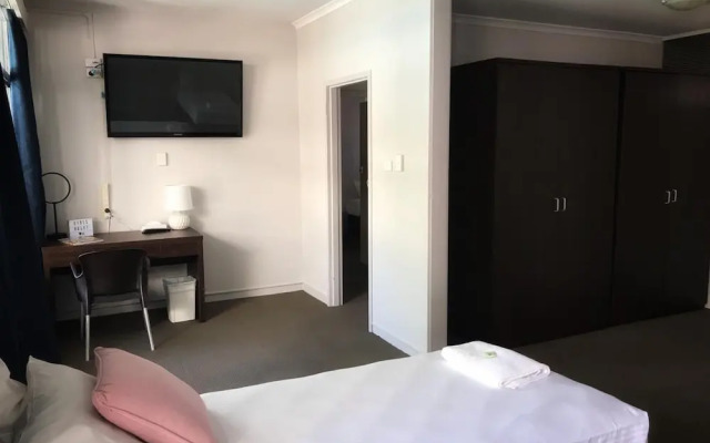 The Cavenagh Hotel