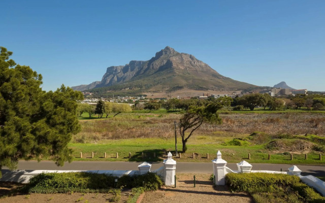 Protea Hotel by Marriott Cape Town Mowbray