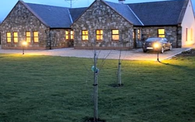 Riverbend Lodge B & B
