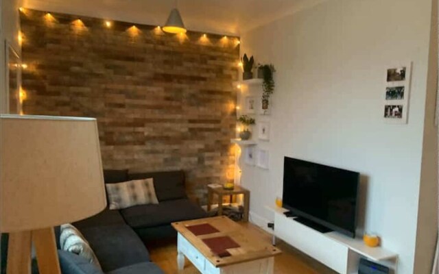 2 Bedroom Penthouse Apartment in Leafy City Centre