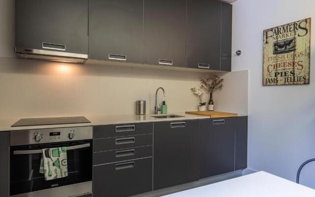 32 -Lovely 2 bedroom Apt in Principe Real