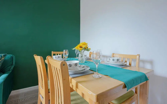 Remarkable 5-bed House in Luton