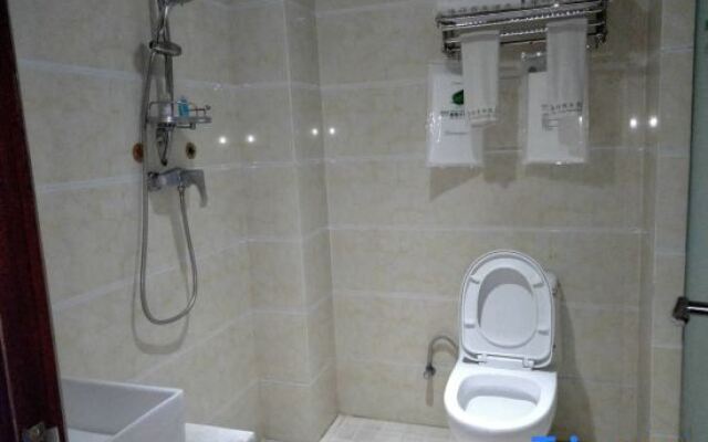 Longxiang Business Hotel
