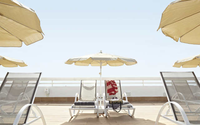 Coral Suites & Spa