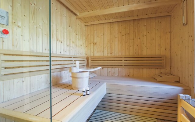 Lush Apartment in Kaprun With Sauna, Hot Tub & Views