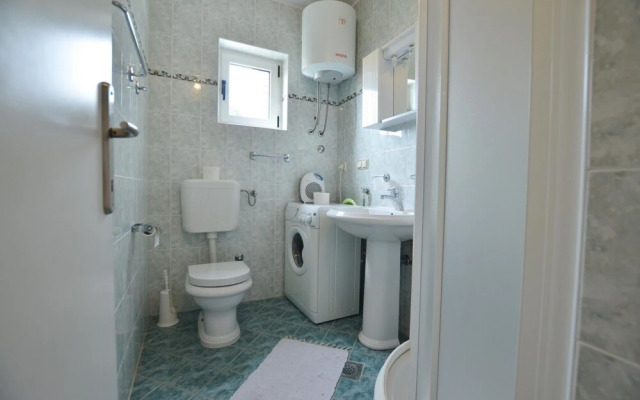 Kliska in Rovinj With 1 Bedrooms and 1 Bathrooms