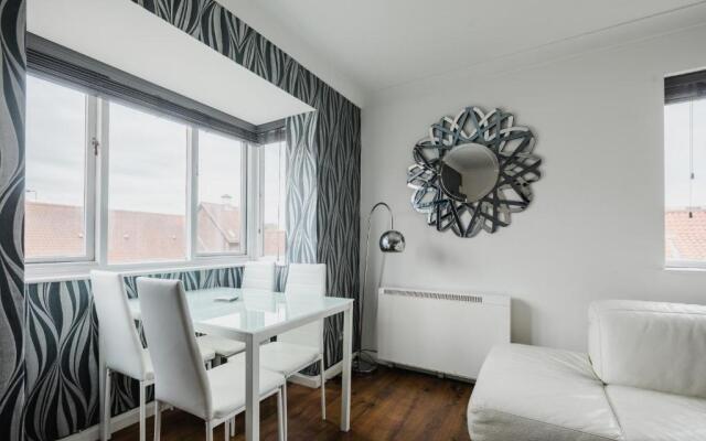 Hullidays - 'Old School Penthouse' Trinity Square