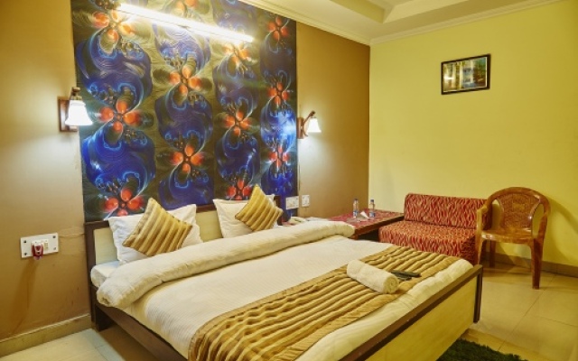 OYO Premium Chi Greater Noida
