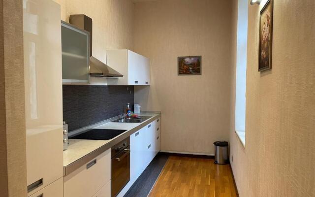 Gloriya Boulevard Apartment
