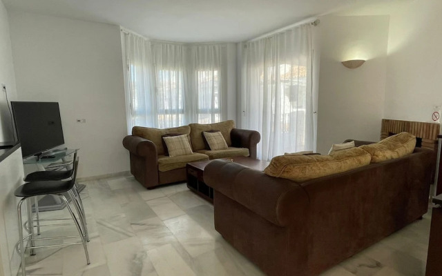 Top Floor 2 Bedroom Duplex 360 Views F-5