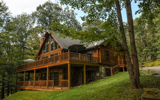 Old Bruin's Den 4 Bedroom House