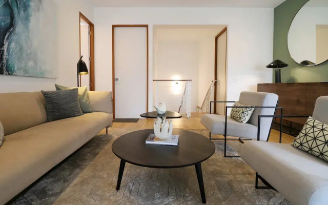 Elegant 3BR Duplex With Balcony in Miraflores