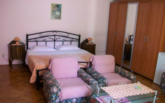 Apartments and Room Rukonic
