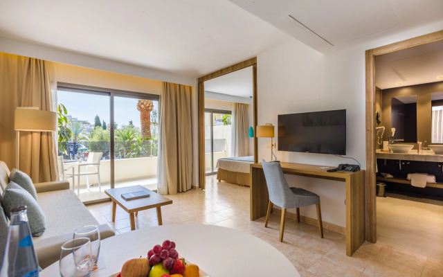 Viva Palma Nova Aparthotel