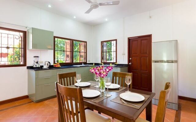 Blissful Jacuzzi Living at Villa Nikkie2