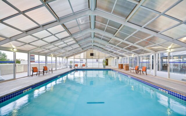 Crowne Plaza Tulsa - Southern Hills