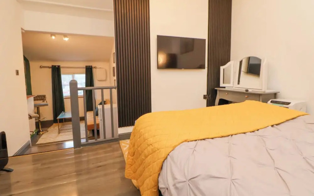 The Cloud Apartment 1
