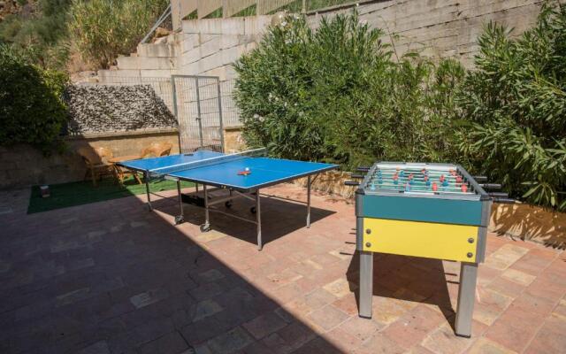 Holiday House With Panoramic View, Balcony, Wifi, and Near the Sea