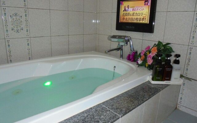 HOTEL MOULIN ROUGE - Adults Only