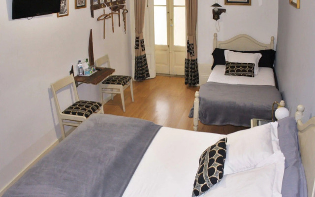 Álvares Cabral Guest House