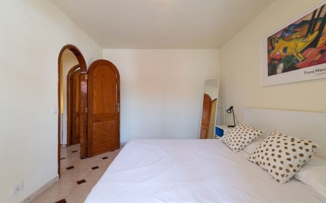 Great house with pool close to beach