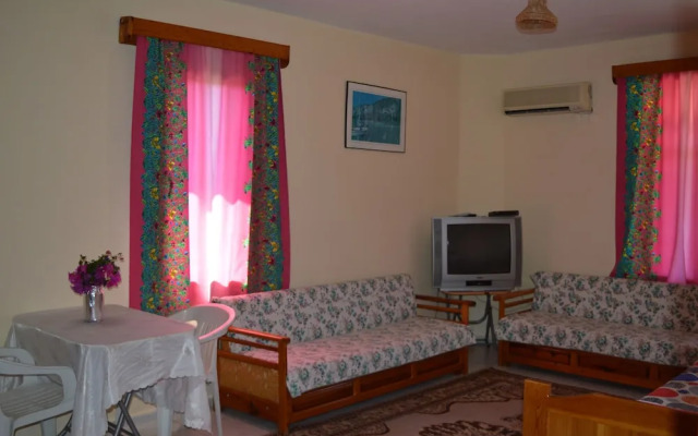 Erasmus Apart Hotel