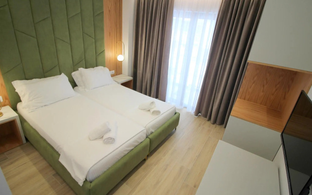 Julia Hotel