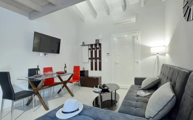 Villa Bratou Ignis Sleeps 6 With Parking
