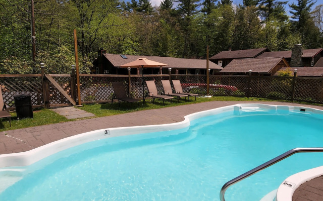 Magnolia Streamside Resort