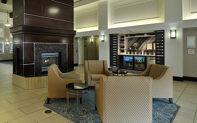 Hampton Inn & Suites by Hilton Calgary-Airport