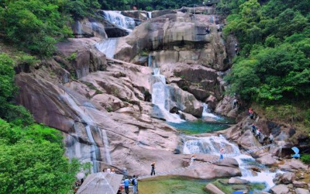 Guangzhou Jinxiu Xiangjiang Hot Spring City