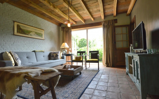 Beautiful Holiday Home In Lage Mierde near Forest