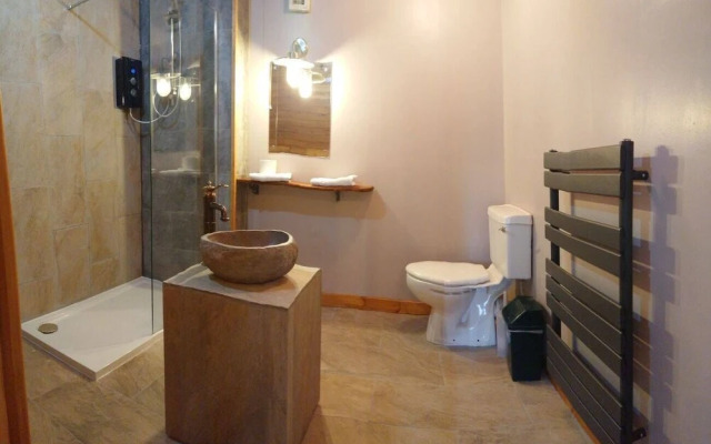 Shrew Lodge Hot Tub