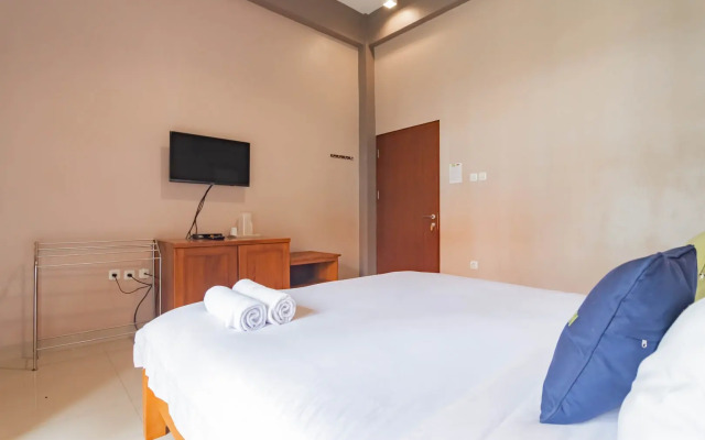 Urbanview Hotel Syariah Insani Cisarua Puncak