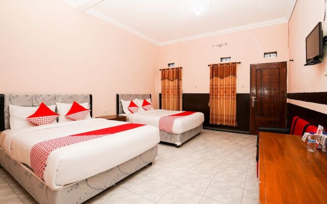 Oyo 1048 Rahayu Bromo Hotel