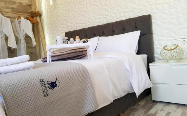 Petite Palace Aristotelous 8