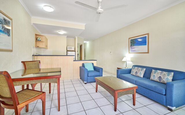 Trinity Beach Club Holiday Apartments